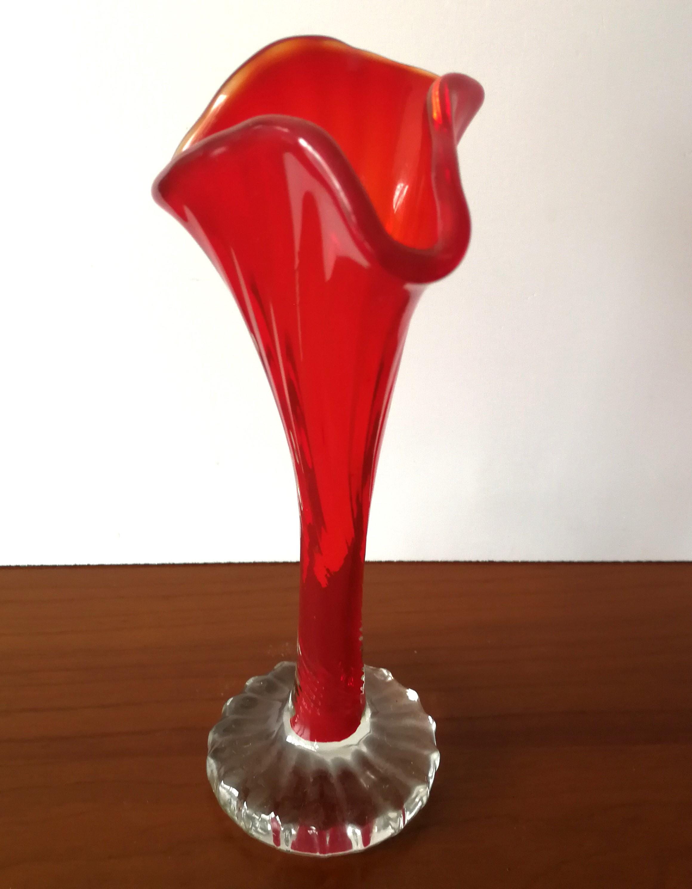 ヴィンテージの赤いツイストステムガラス花瓶：フリルトップ - Etsy 日本