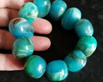 pretty marbled turquoise blue large plastic bead bracelet retro design