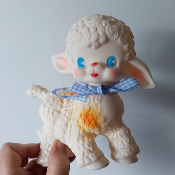 アンティーク プルトイ おもちゃ 木製 羊 Lamb Larger Vintage Style Kitsch Lamb Squeak Toy, Retro Nursery Decor