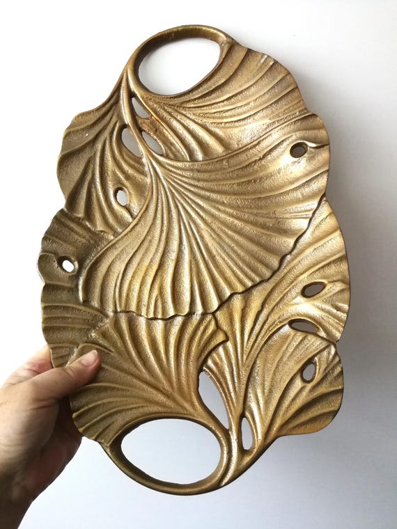 Shataj Dekoratives Designer-Tablett aus Aluminium in Gold-Finish