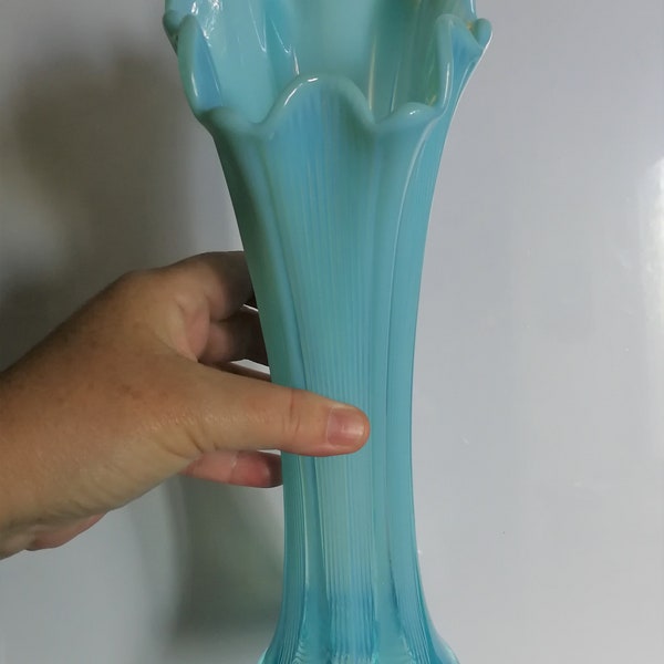 Antique circa 1908 Northwood glass turquoise blue glass vase with frilly fluted top perfect