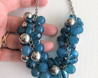 Collana di perline di plastica blu funky - Bigiotteria vintage