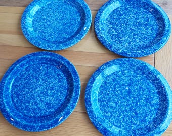 Juego de cuatro platos de postre de cerámica esponjosa – Cerámica azul moteada, diseño Country Life