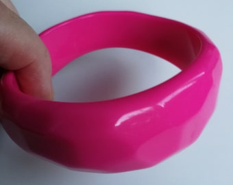 Shocking Pink Plastic Bangle: Funky Faceted Design (65mm)