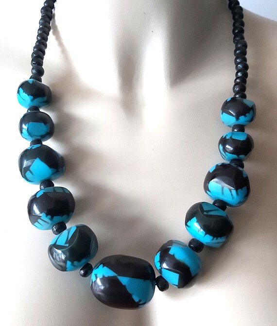 Necklace - large chunky marbled turquoise blue black and white plastic beaded beads necklace