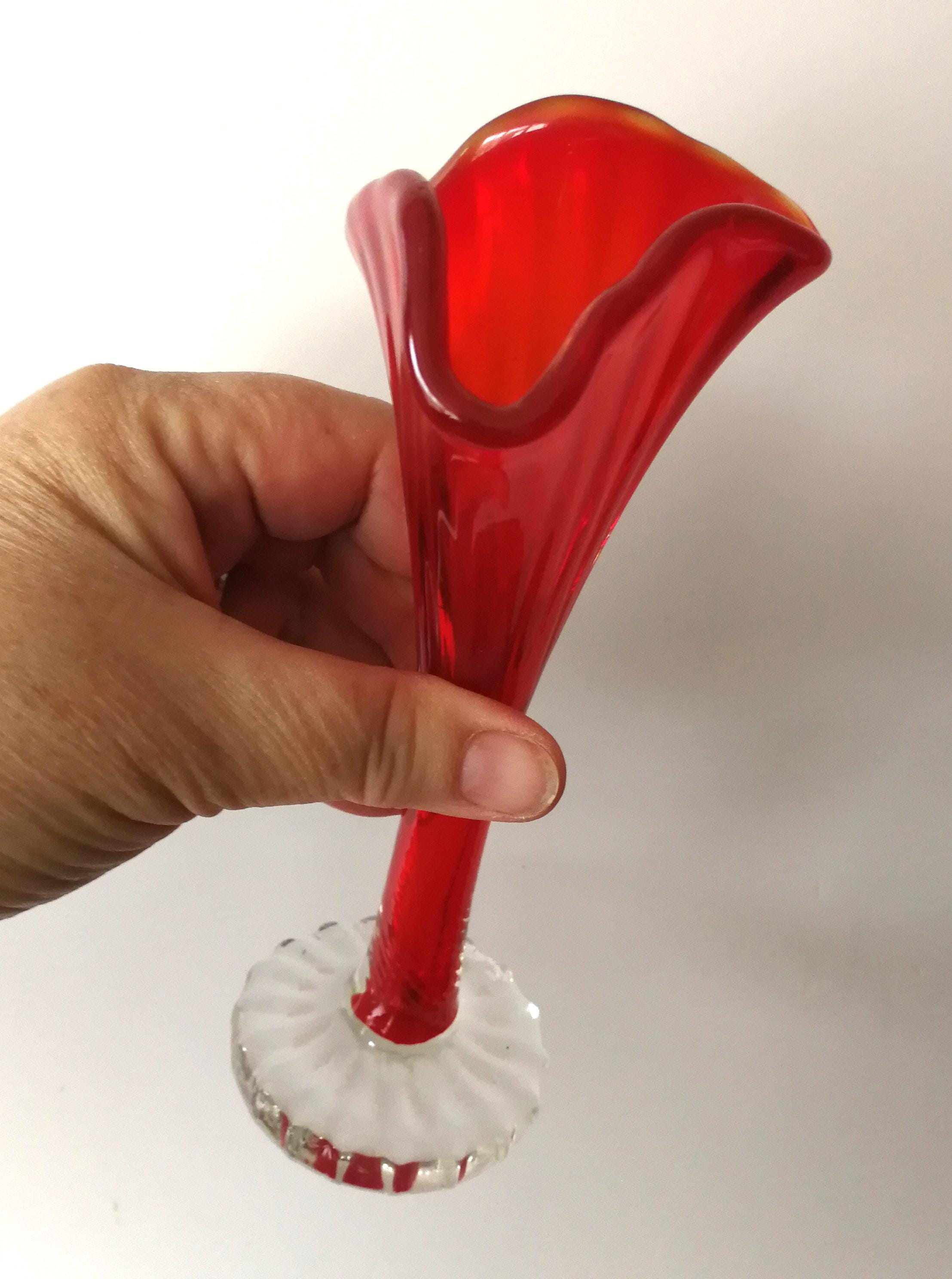 ヴィンテージの赤いツイストステムガラス花瓶：フリルトップ - Etsy 日本