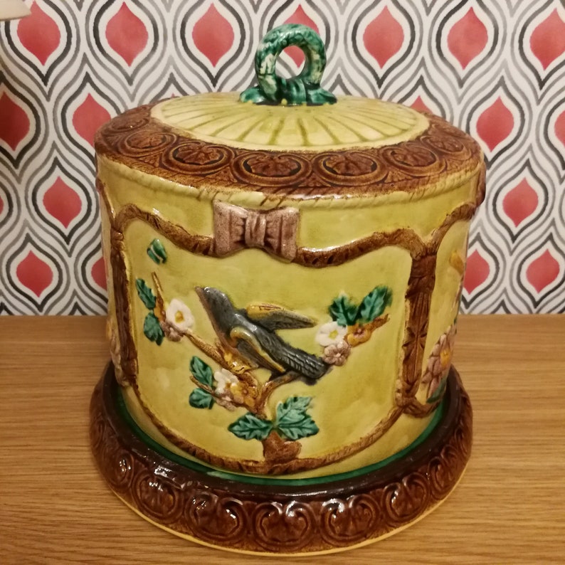 Antique George Jones majolica stilton cheese cover and plate vib Antique George Jones majolica stilton cheese cover and plate vib