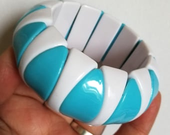 Bracelet  - chunky turquoise blue and white plastic large beads bracelet