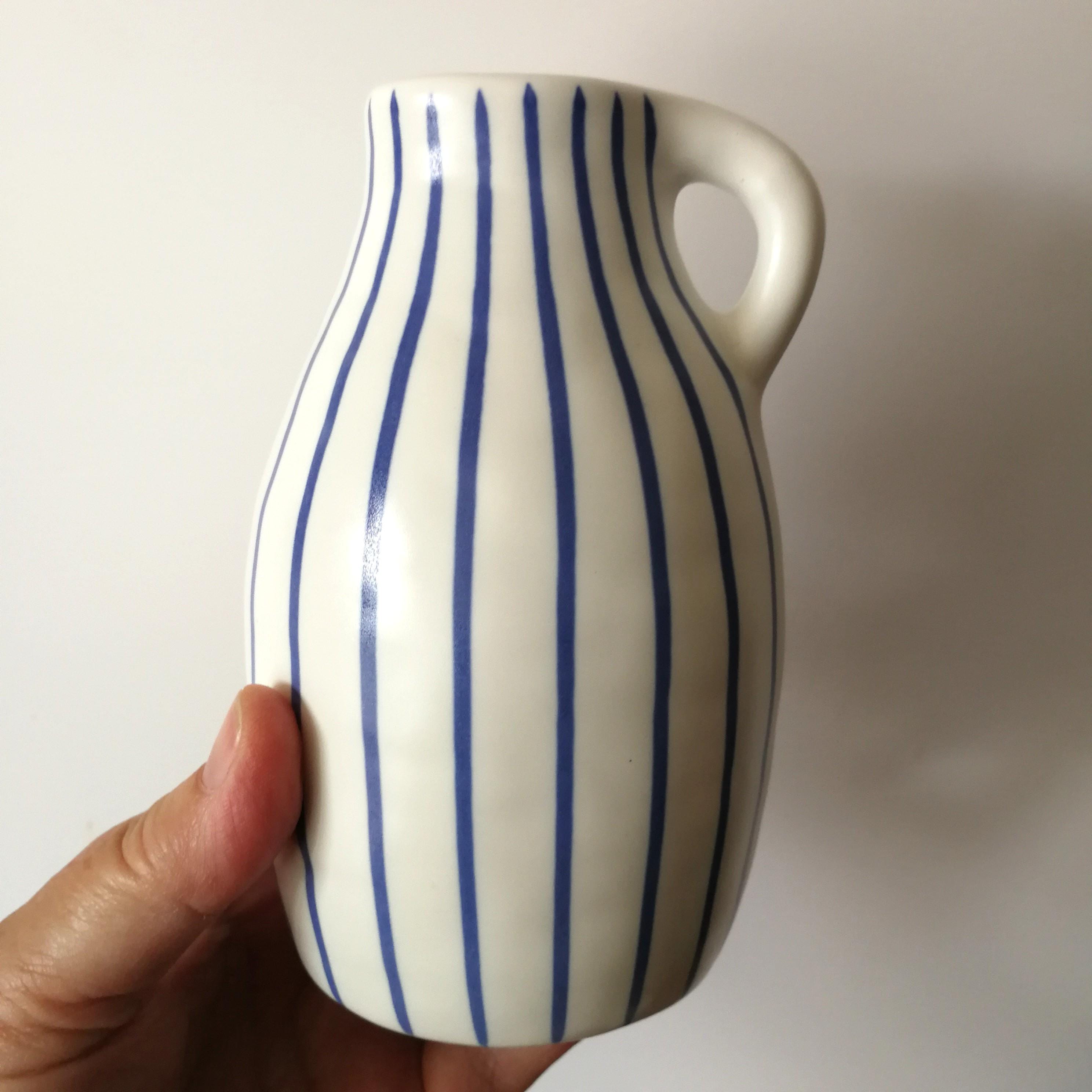 Ikea Keramik Krugvase: Weiß & Blau gestreift, 14 cm hoch