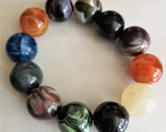 Bracelet - colourful marbled round bead elasticated bracelet