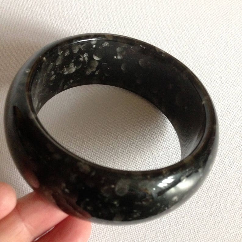 unusual chunky vintage marbled faux Bakelite fakelite grey plastic bangle Bangle