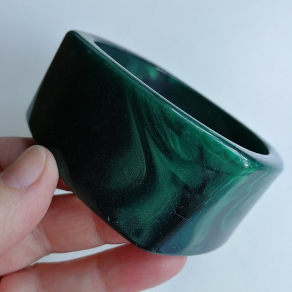 Bangle - Funky dark emerald pearly marbled green plastic bangle retro design geometric square 65mm between flat sides 71mm across diagonal