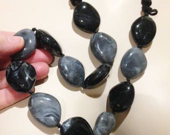 Necklace - chunky pebble shaped bead beaded necklace marbled plastic beads retro design black and grey