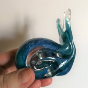 Retro vintage glass snail figurine lovely shape, perfect condition made on the Isle of Wight England shades of blue and clear glass