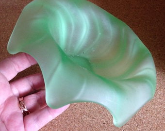 Vintage Bagley Art Deco mattierte grüne Glasschale, Tagundnachtgleiche Posy Dish