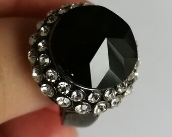 round black chunky funky ring