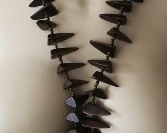 Collana di perline di legno geometriche e funky - Bigiotteria massiccia