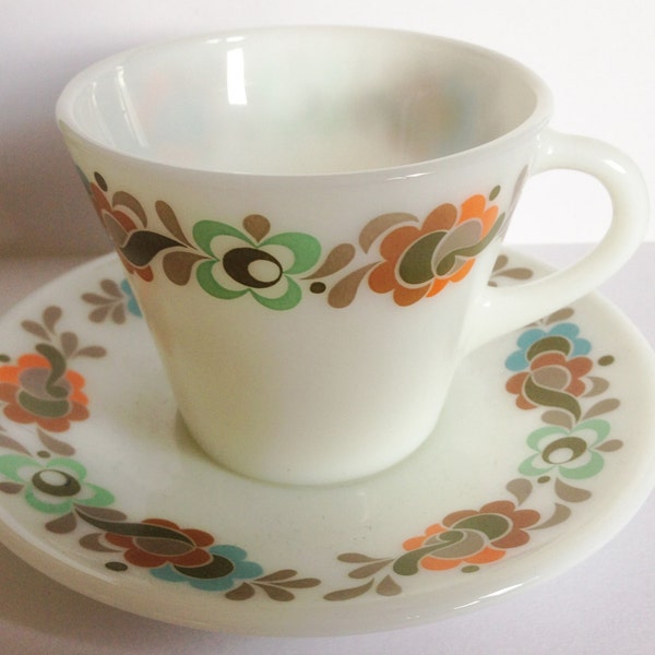 PERFECT vintage retro pyrex milk glass Carnaby pattern floral abstract cup and saucer