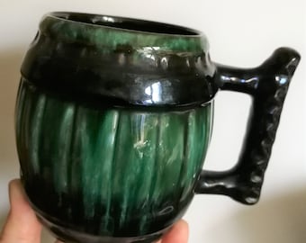 Vintage Blue Mountain-aardewerkmok: geglazuurd biervat, gemaakt in Canada