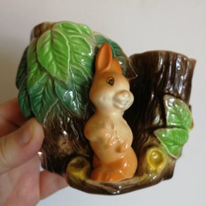 Otro vintage Hornsea Pottery conejito jarrón jarrón tocón de árbol de la década de 1960 patrón 25 en perfecto estado