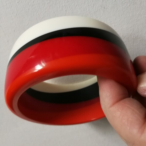 Retro Striped Plastic Bangle – Chunky Funky Design - image 2