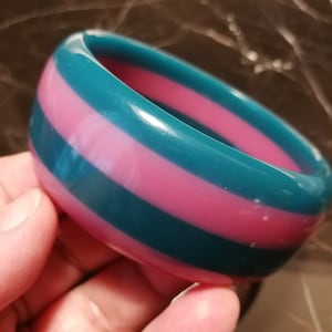 Stripey stripes chunky plastic bangle