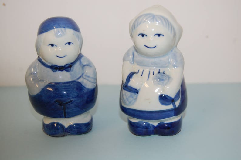 Vintage Dutch Boy and Girl Made in Holland Blue Delft Salt and Pepper Shakers Kitchen Decor Blue and White Salt Shaker Collectible Salt