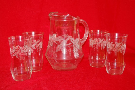 Limited New BARTLETT COLLINS PITCHER AND 4 GLASSESAbout 7
