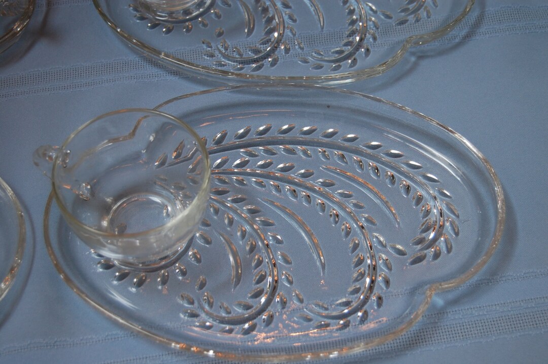 Vintage Snack Plates 4 Cups 4 Snack Set Wheat Pattern Etsy