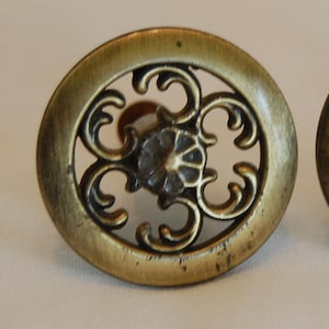 Vintage round drawer pulls, drawer knobs, gold tone, delicate filigree design, replacement knob, art supply, craft supply