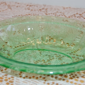 Vintage Depression Glass Bowl, Green Poinsettia, Floral Vegetable Bowl, Vaseline Glass, Jeannette Glass, Collectible Depression, Gift