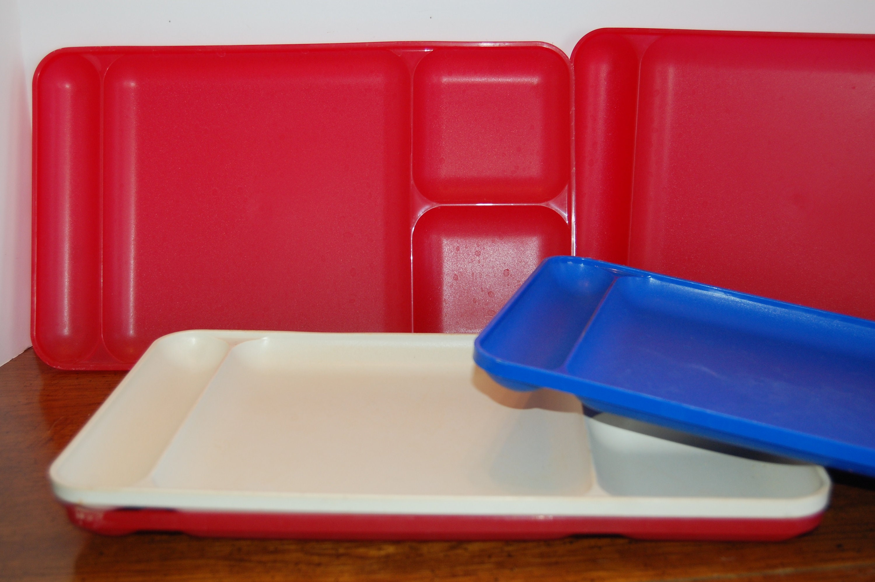 1980s Tupperware Divided Cafeteria Lunch Trays Set of 4 
