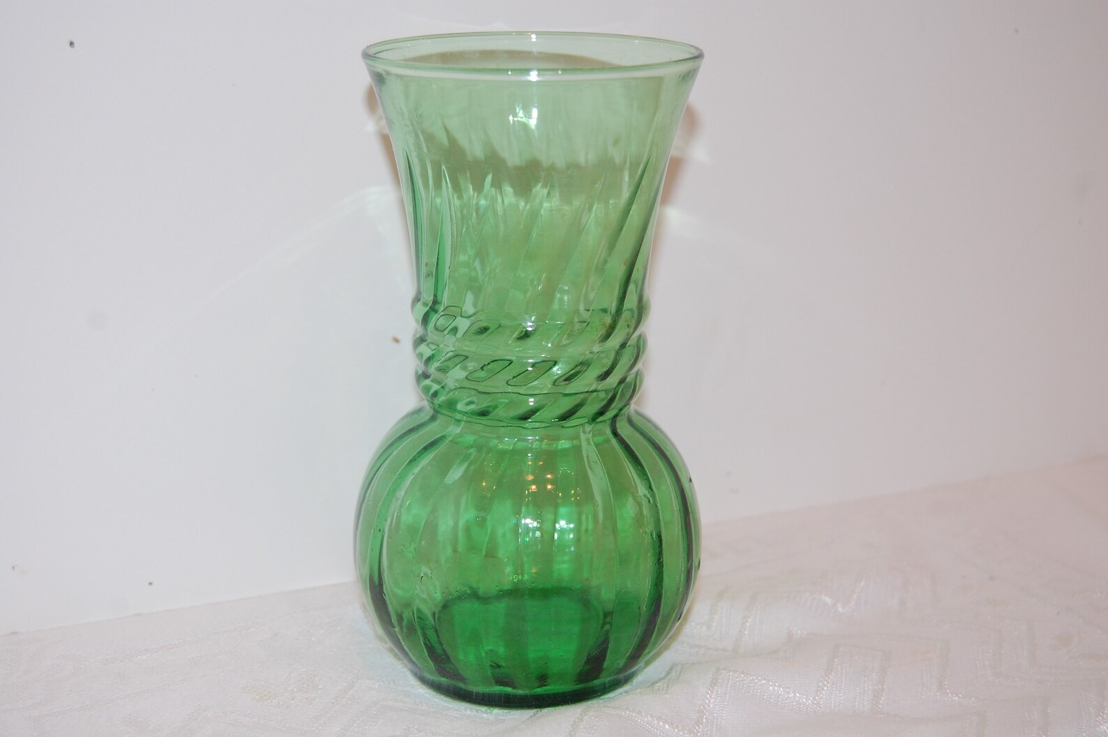 Green Glass Flower Vase Vintage 6 Green Vase Swirl Etsy