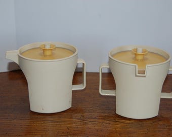 Vintage Tupperware Creamer and Sugar Bowl, Almond and Harvest Gold