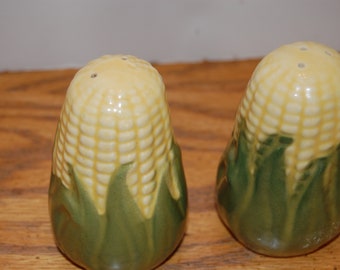 Vintage Corn Salt and Pepper Shakers,  Corn Shakers, Picnic Salt Shaker, Farm Decor, Corn Cob Shakers, Ear Corn Salt Shaker