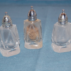 Vintage Salt and Pepper Shakers, Mini Salt Shaker, Crystal salt and pepper Shakers