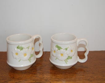 Vintage Poppytrail coffee mug and replacement saucers, Porcelain coffee cup, Metlox, Made in California, dining replacements, daisy motif
