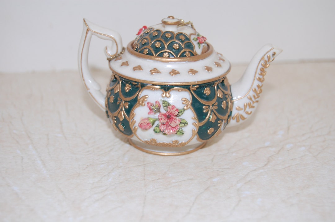 Vintage Nini Teapot Victoria Mini Teapot Collectible Home Etsy