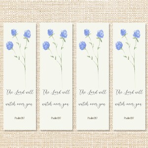 Puede incluir: Cuatro marcadores rectangulares con un diseño floral en acuarela. Cada marcador presenta una flor azul con tallos verdes y el texto "The Lord will watch over you" y "Psalm 121:7" en escritura negra.