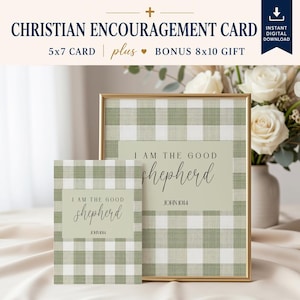 Op de afbeelding: Een rechthoekige kaart en een ingelijste print met een saliegroen en wit ruitpatroon. Beide items tonen de tekst I AM THE GOOD SHEPHERD en JOHN 10:14 in een combinatie van schreef- en scriptlettertypes op een effen saliegroene achtergrond.