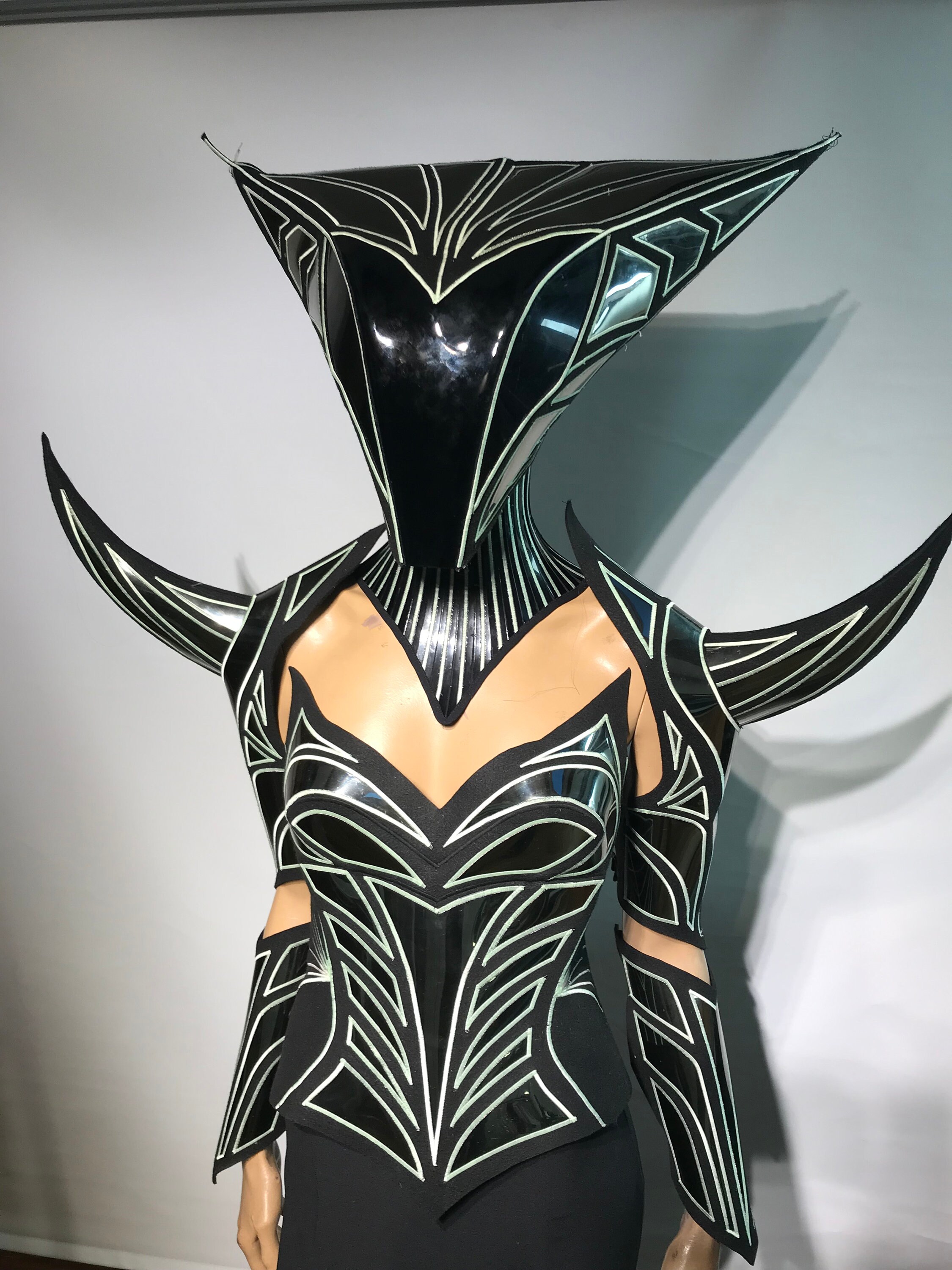 Howler Armor Shoulder Armour ,removable Horns Armor, Fantasy Warrior Costume - Etsy