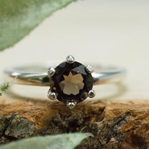 Smoky Quartz Ring, Natural Untreated USA Quartz; 0.825cts