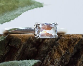Rainbow Moonstone Ring, Natural Untreated Madagascar Moonstone; 0.630cts