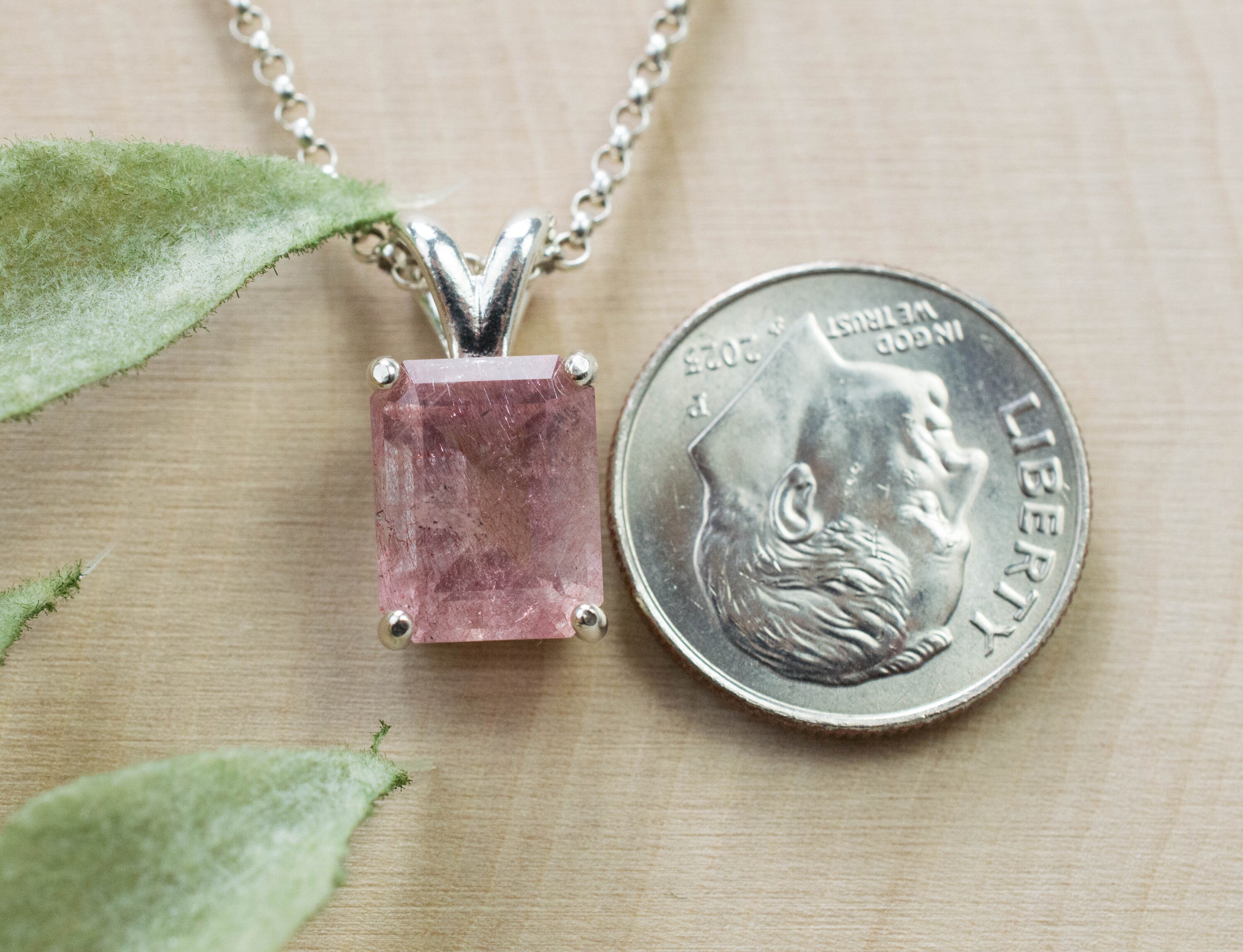 ストロベリークォーツペンダント; 天然未処理メキシコ産ストロベリー