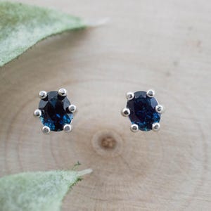 Blue Sapphire Earrings, Natural Thailand Sapphire; 0.580cts