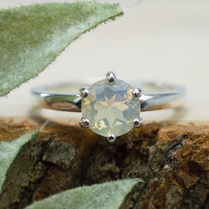 Opal Ring, Natural Untreated Australia Opal; 0.840cts