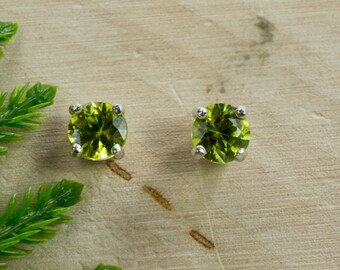SALE Rare natural diamond-lustre Yellow Sphene 3mm sterling silver earrings ✨ SALE Rare natural diamond-lustre Yellow Sphene 3mm sterling silver earrings ✨