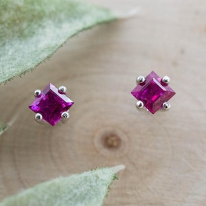 Ruby Earrings; Natural Untreated Vietnam Ruby; 0.670cts