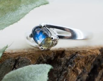 Labradorite Ring, Natural Untreated Madagascar Labradorite; 0.895cts