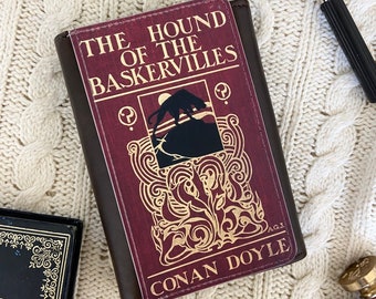 Cartera con la portada del libro El sabueso de los Baskerville